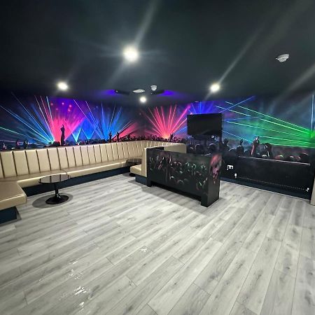 Penthouse Apartment, Sleeps 21 With Terrace Liverpool Exterior photo