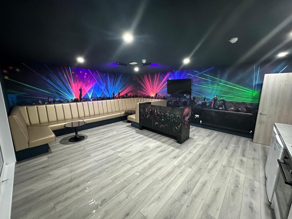 Penthouse Apartment, Sleeps 21 With Terrace Liverpool Exterior photo
